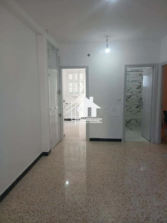 A louer appartement S+2  à Montefleury