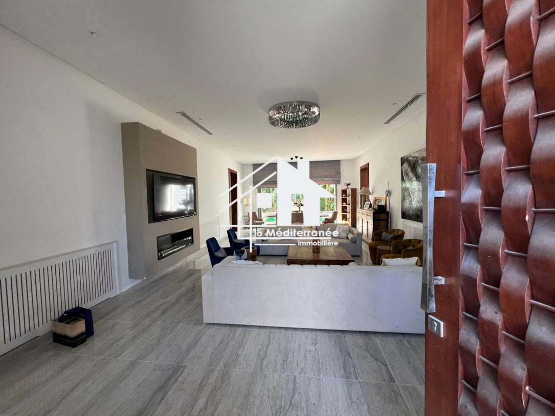 A louer une luxueuse villa plain pied avec piscine