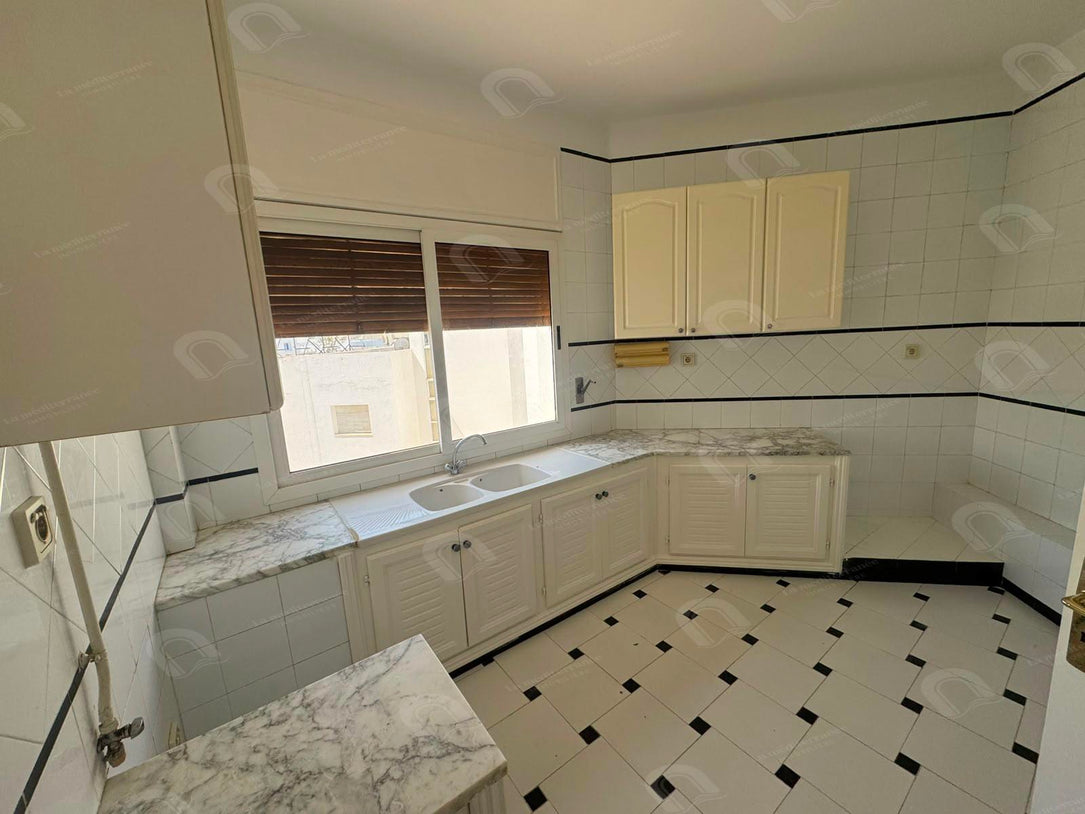A louer un spacieux appartement s+3 au lac 1