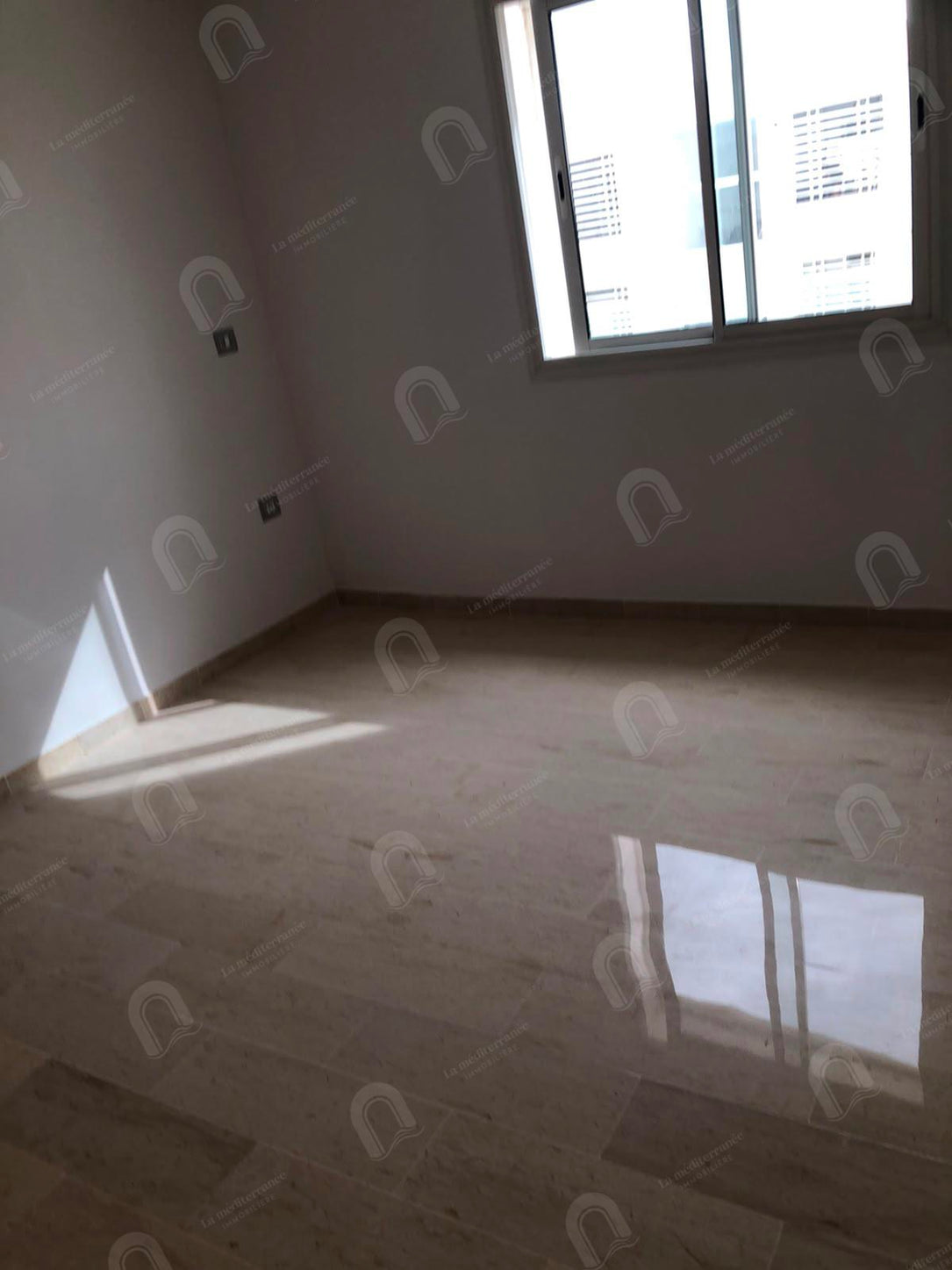 A vendre  un appartement s+3 à  menzah 9c