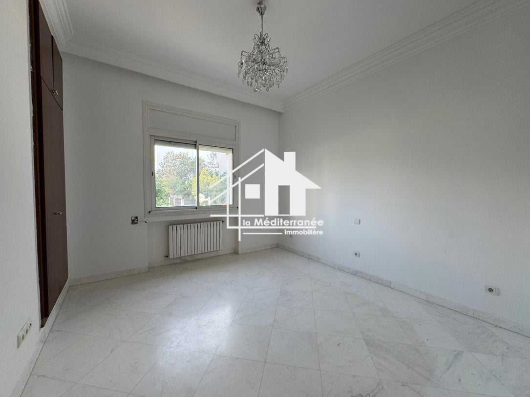 A louer un appartement au RDC