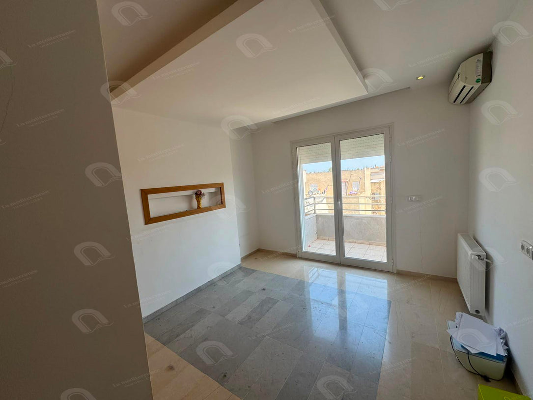 À louer Spacieux appartement S+3 à la soukra