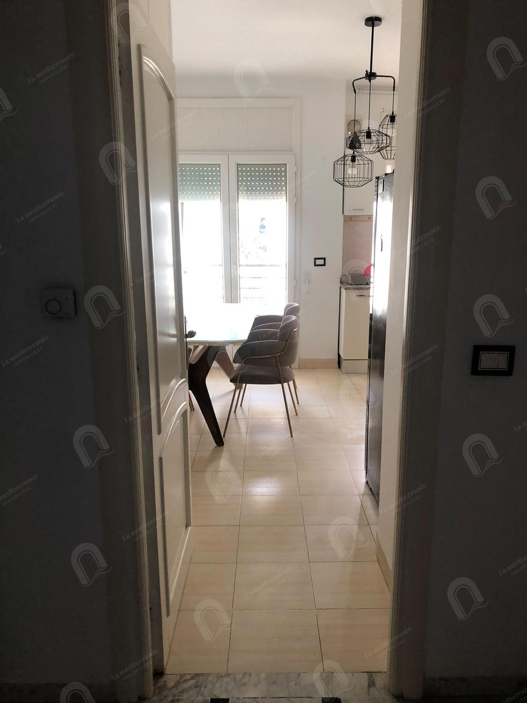 A louer un appartement meublé  s+3 à Menzah 7 biz