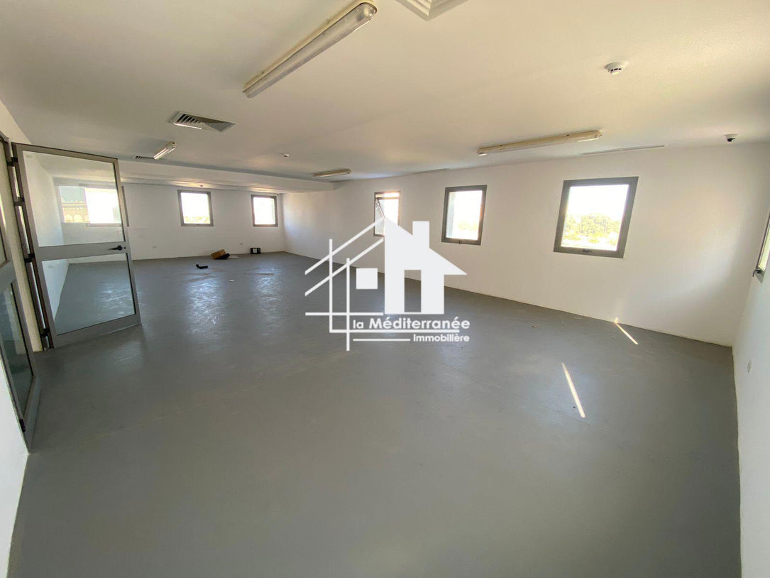 a vendre un depot au lac 3