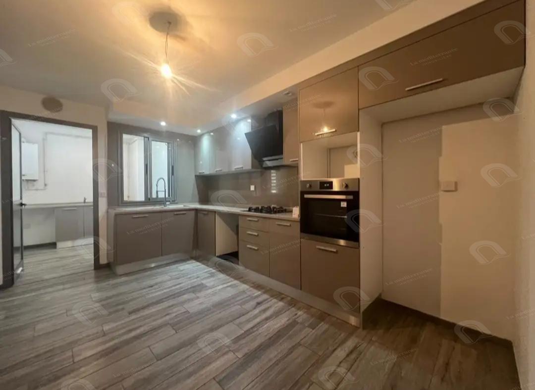 À LOUER : Superbe Appartement S+2 Haut Standing à chotrana