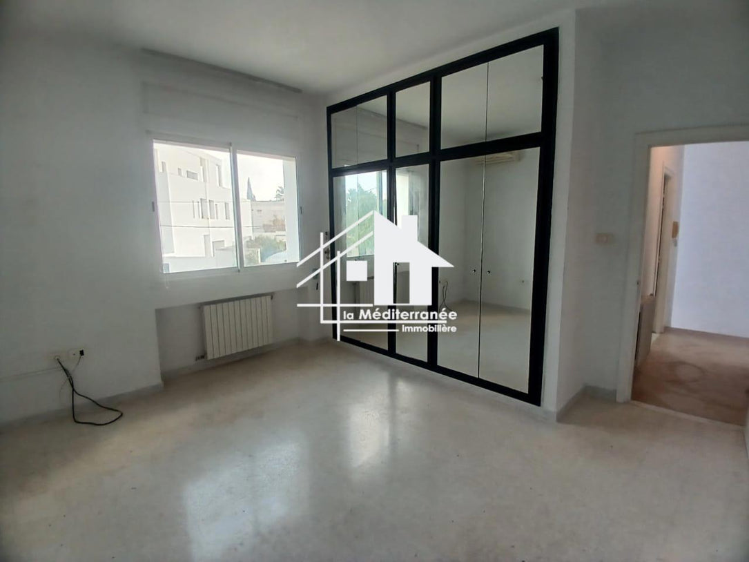 A louer duplex s+3 à la Marsa