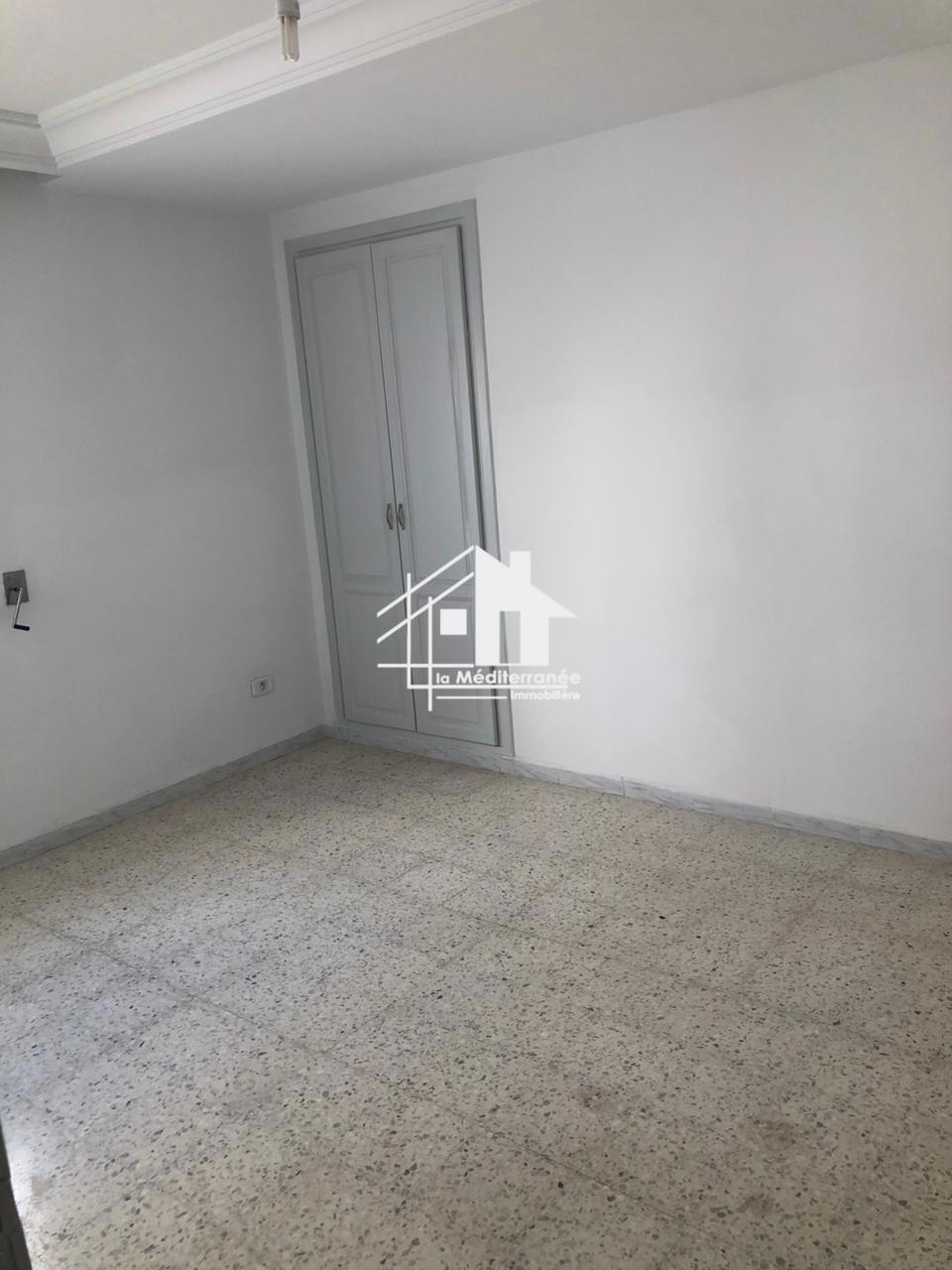 A louer un appartement s+2 à jardin d'el menzah 2