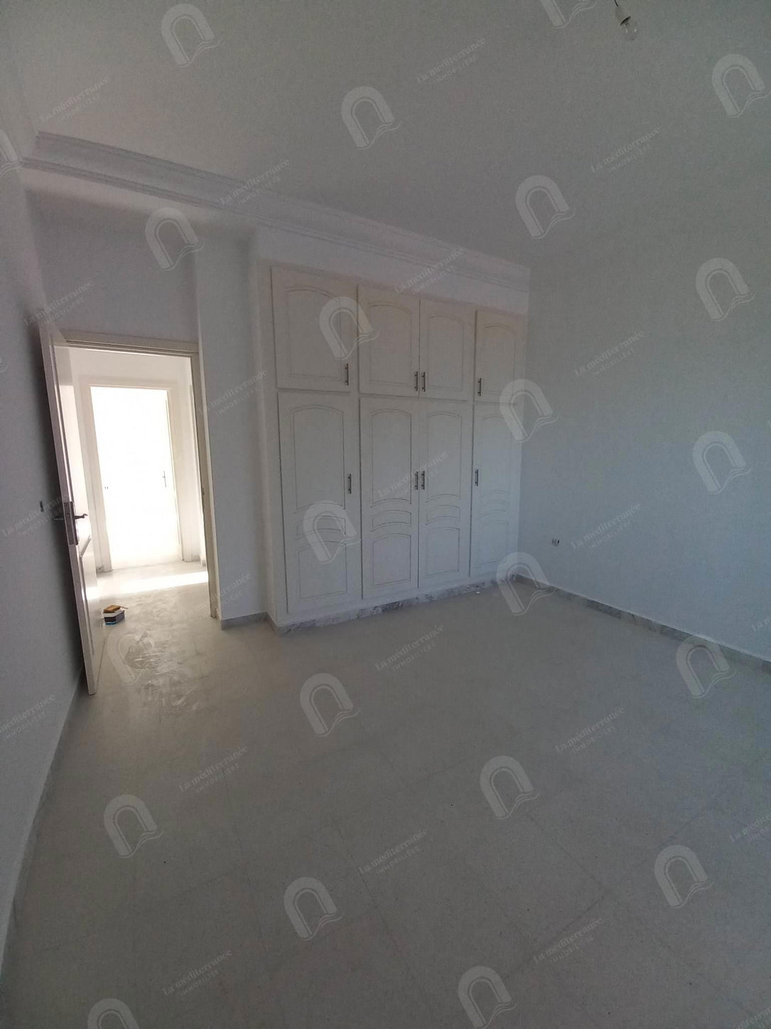 Appartement s+3 spacieux à Rades plage