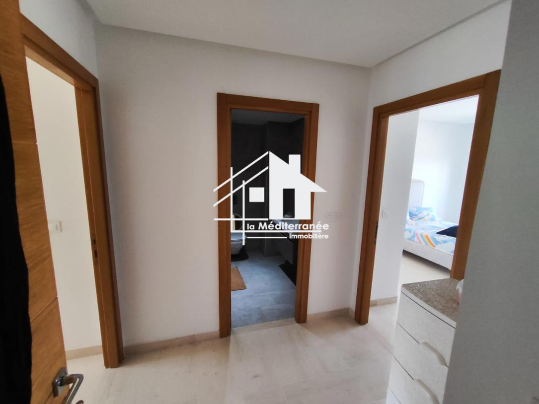 A vendre un trés spacieux s+2 à chotrana 1