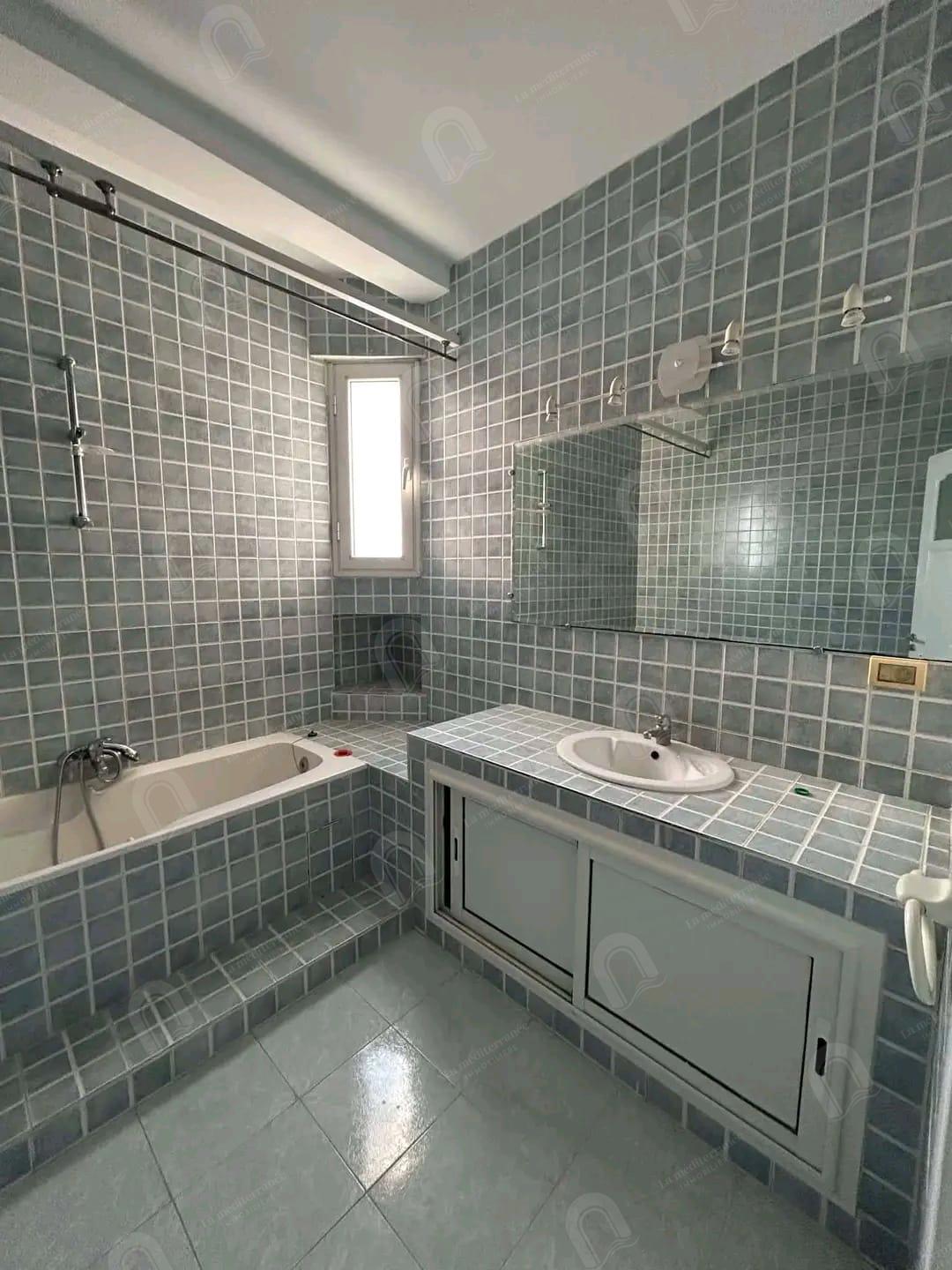 A louer un étage de villa S+2 a cité fattouma