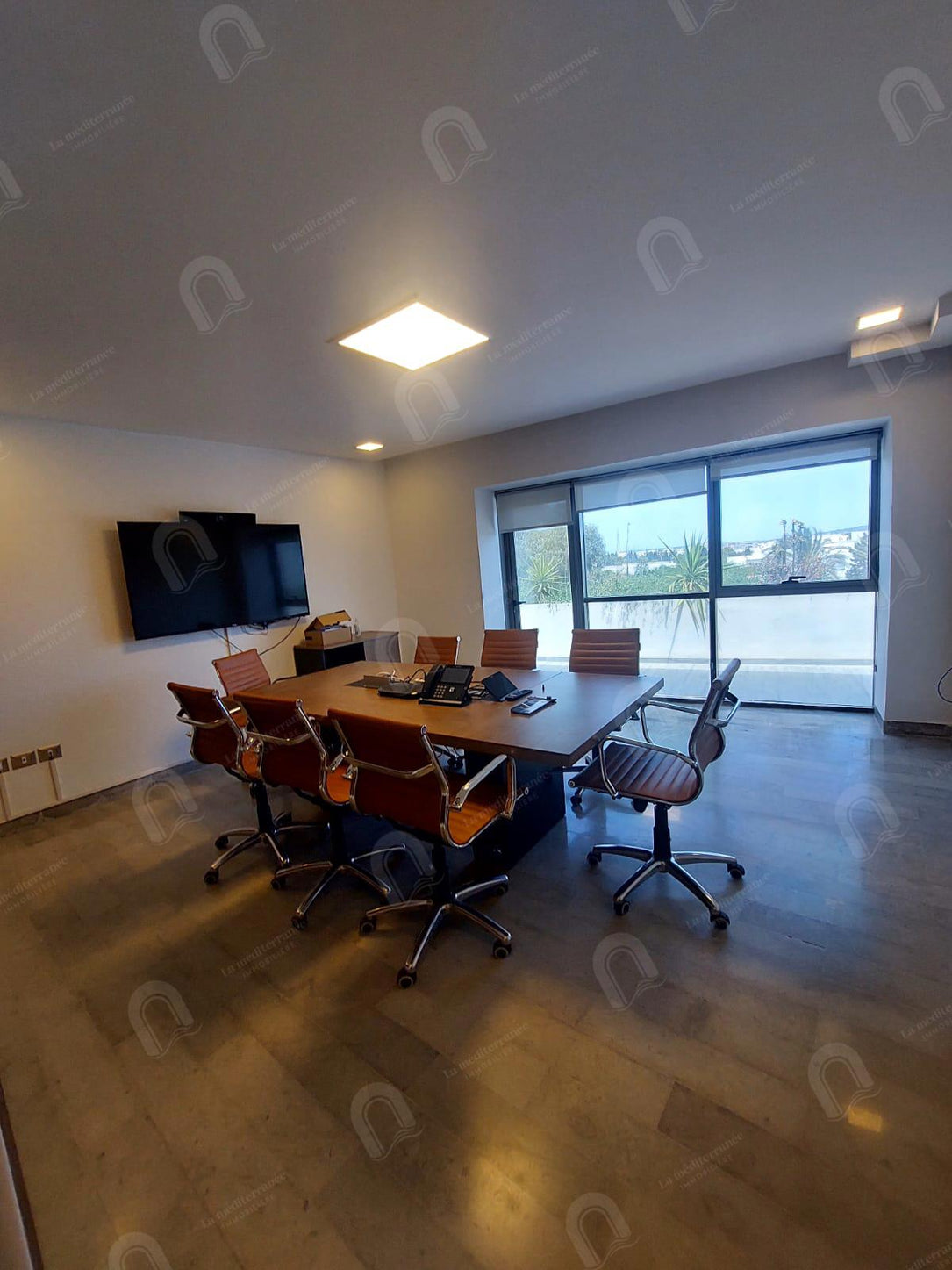 A louer Bureau H2 meublé à la soukra