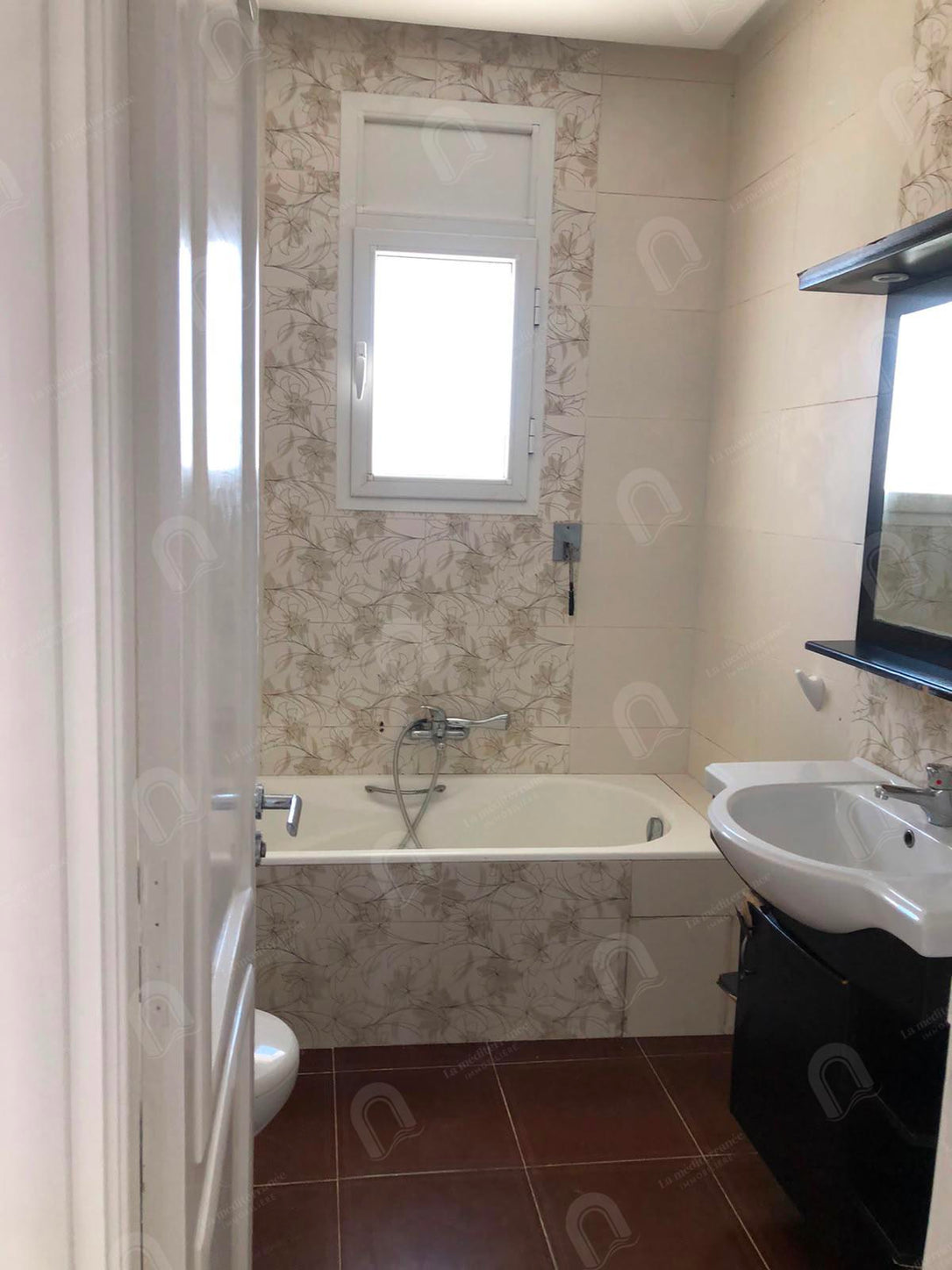 à louer un appartement s+4 aux jardins d'el menzah 1