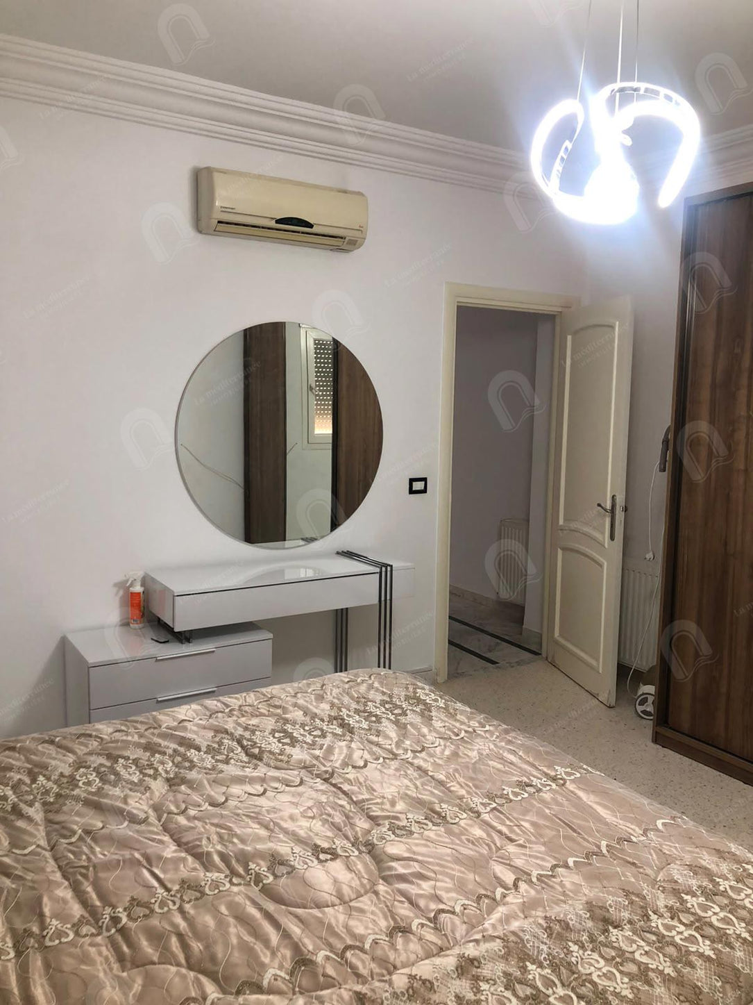 A louer un appartement meublé  s+3 à Menzah 7 biz