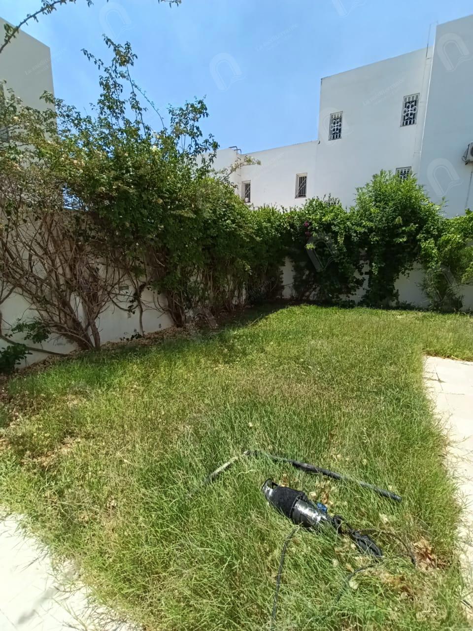à louer un Triplex s+3 aux jardins d'el menzah 1