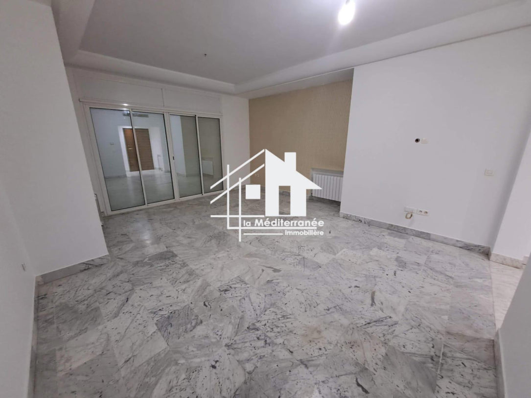 A louer appartement S+3 au Lac 2