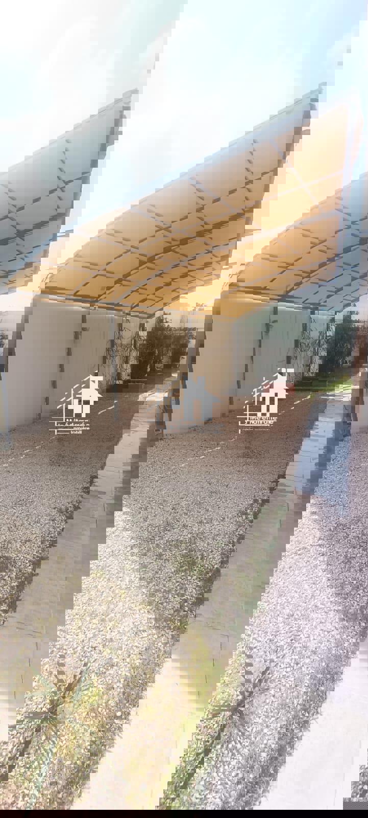 A louer villa avec piscine à Chotrana