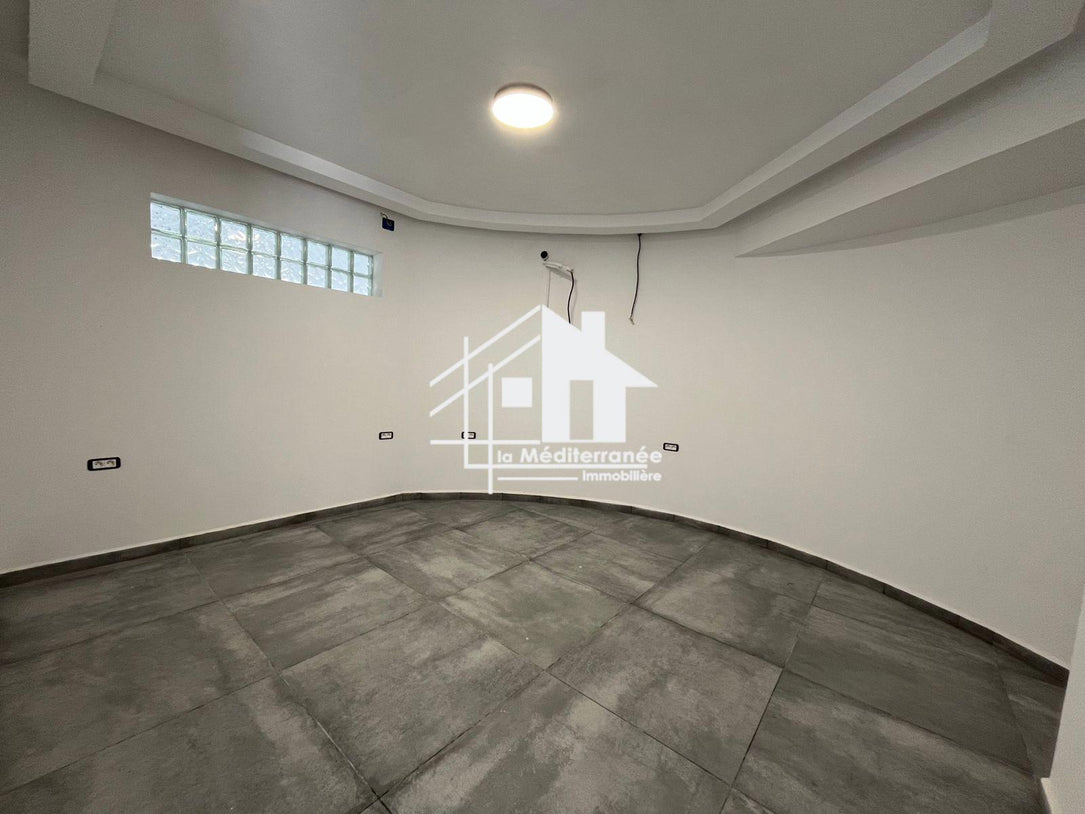 A louer H+2 à Menzah 7