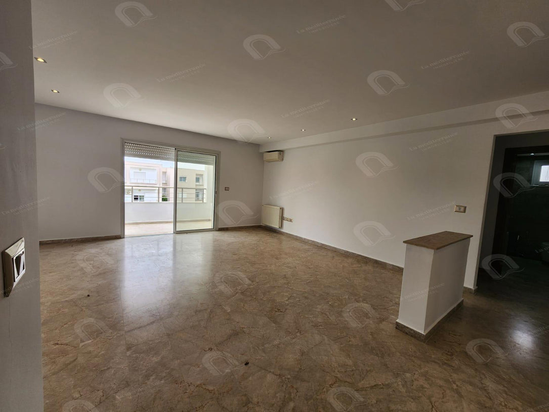 A louer un S+2 avec terrasse à la soukra