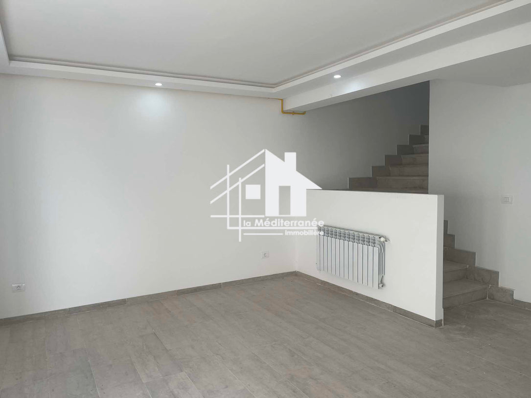 A louer un Duplex à usage bureautique ou commercial A  Ezzahra à Ezzahra