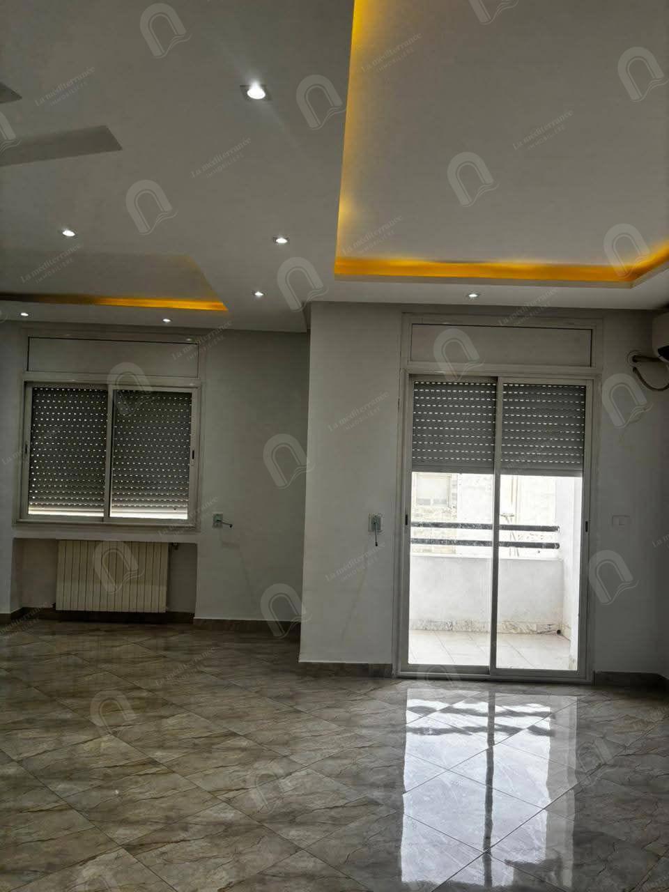 A louer un appartement s+2 à Manar 1
