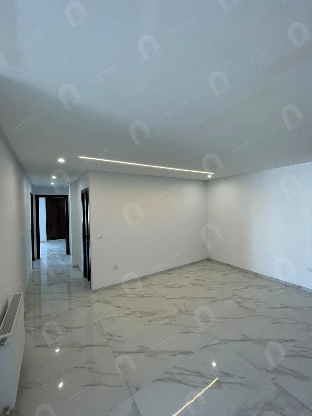 A vendre un appartement S+3 hst jamais habité