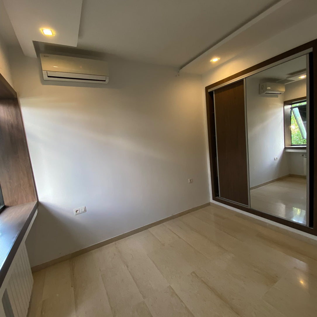 Duplex avec piscine s+3 chotrana 1 3000 DT