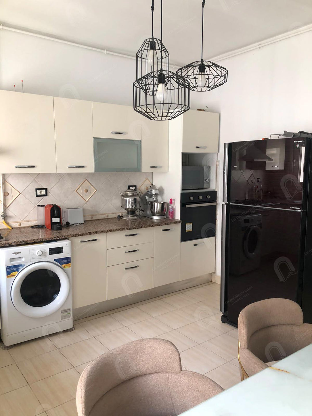 A louer un appartement meublé  s+3 à Menzah 7 biz
