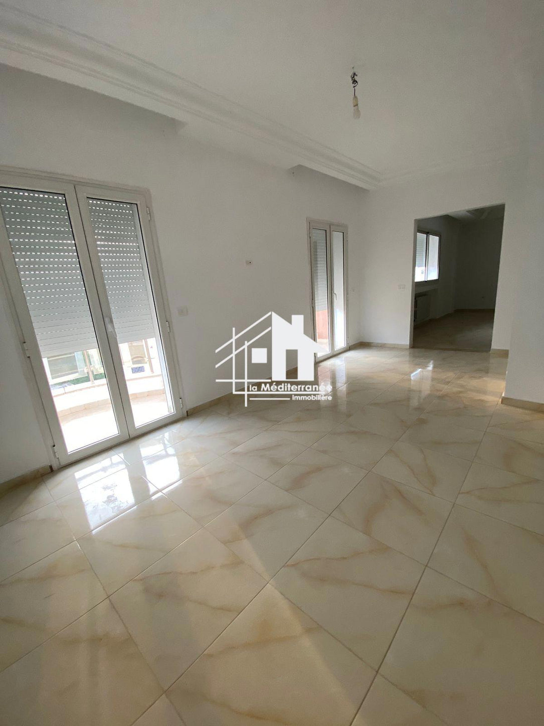 A louer étage de villa s+3 jamais habité à manouba