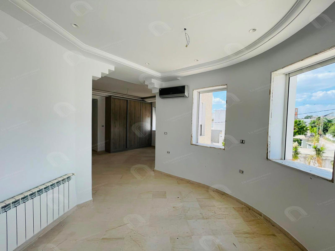 Villa a vendre à chotrana 3
