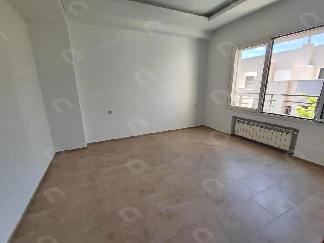 A louer un spacieux appartement s+3 à chotrana