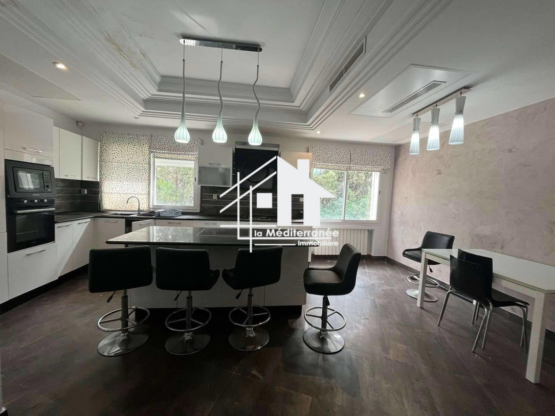 A louer une villa S+4 à Gammarth supérieur