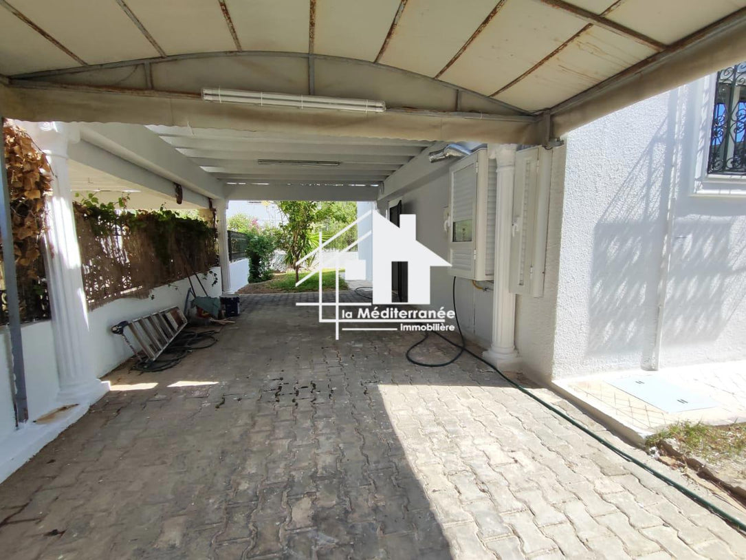 A louer une villa indépendante aux berges du lac 1