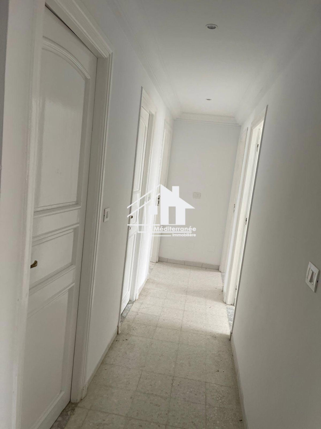 a louer un s+3 au 5eme etage a ennaser