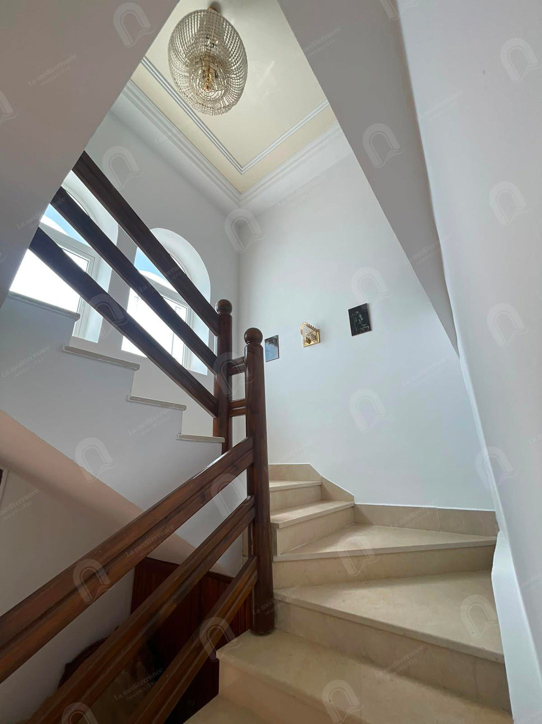 location s+3 au 2éme étage de villa avec piscine