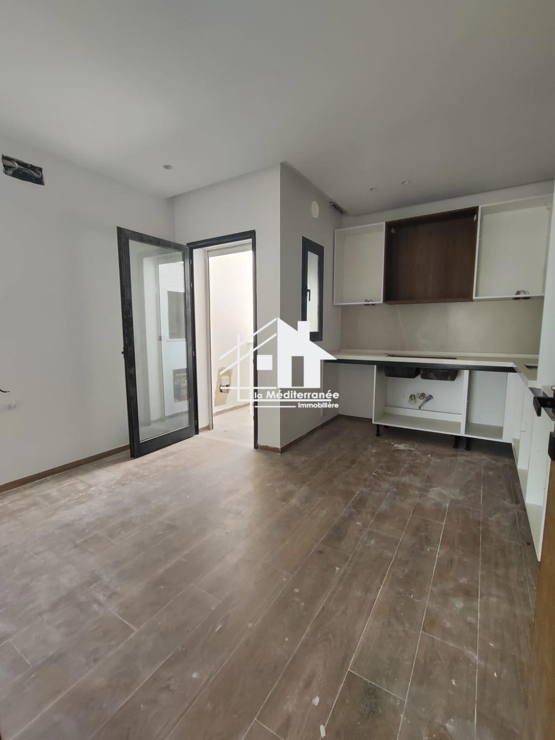 A vendre S+2 neuf a Cité Ghazela