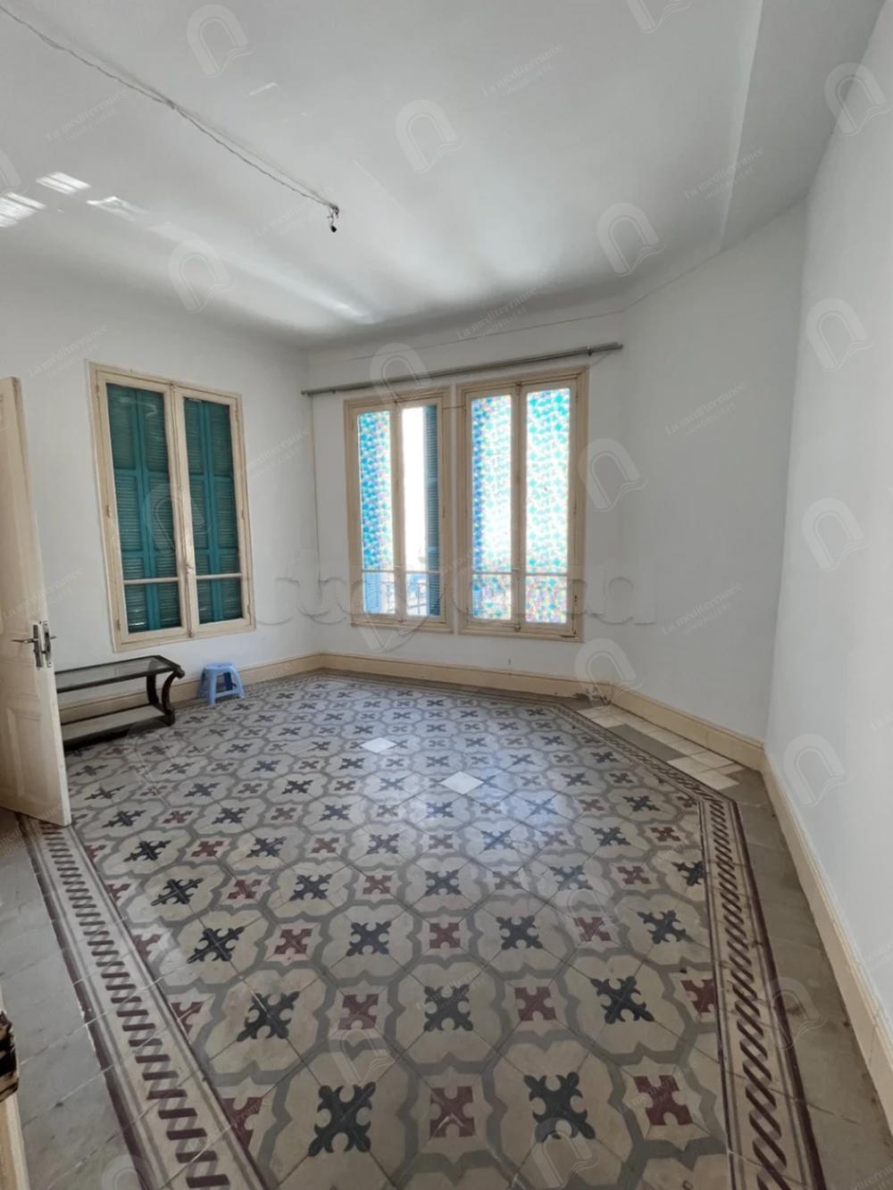 A vendre appartement s4 au centre ville Tunis