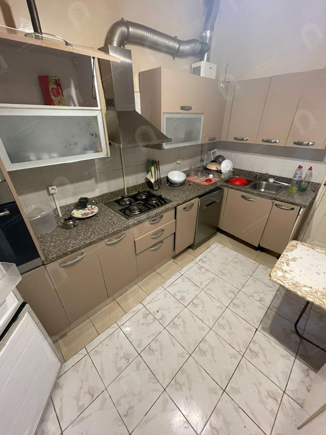 A vendre une villa 2S+1 indépendante  au bardo centre