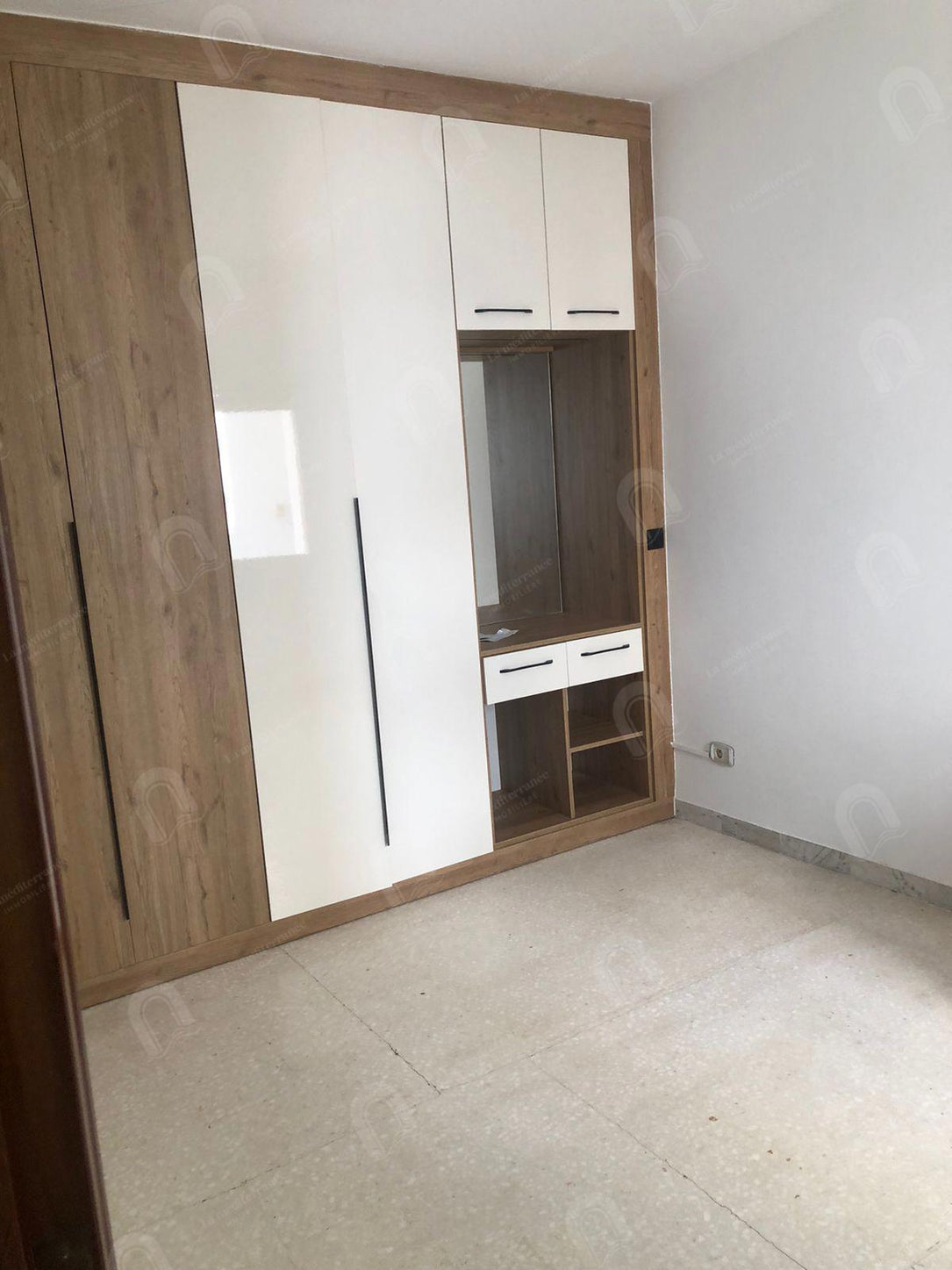 à louer un appartement s+1 à cité ennasr