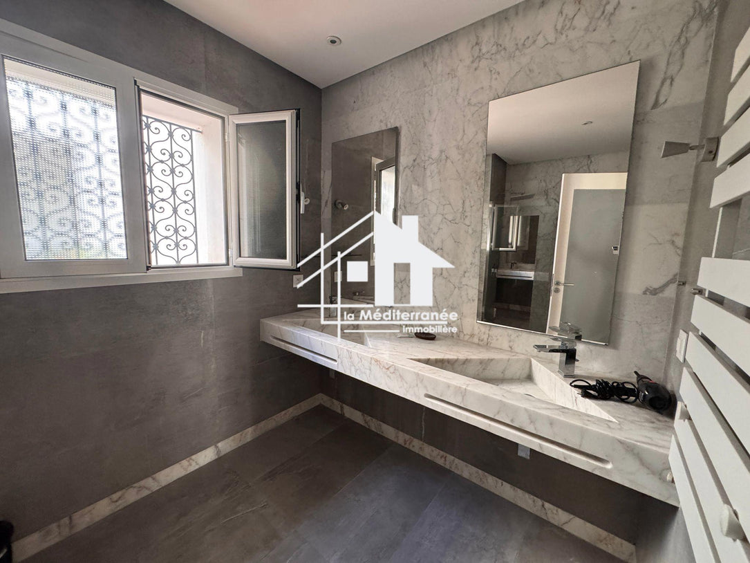 Un duplex S+3 à Gammarth