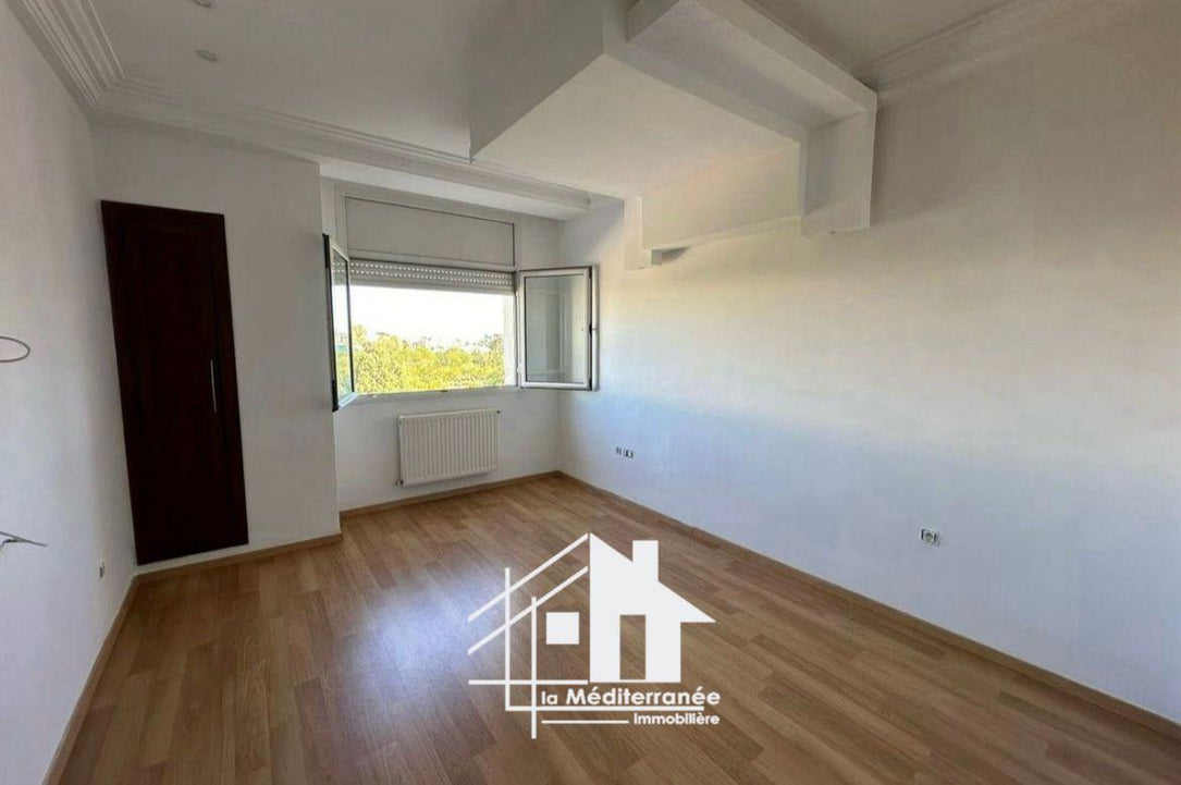 A louer appartement S+4 à Ain Zaghouan Nord