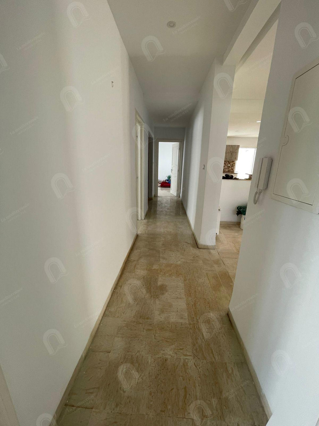 à louer un appartement s+4 aux jardins d'el menzah 2