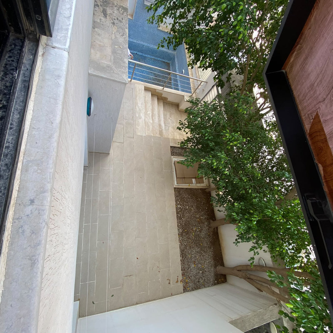 Duplex avec piscine s+3 chotrana 1 3000 DT
