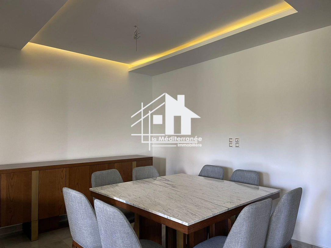 Une villa S+4 à Gammarth