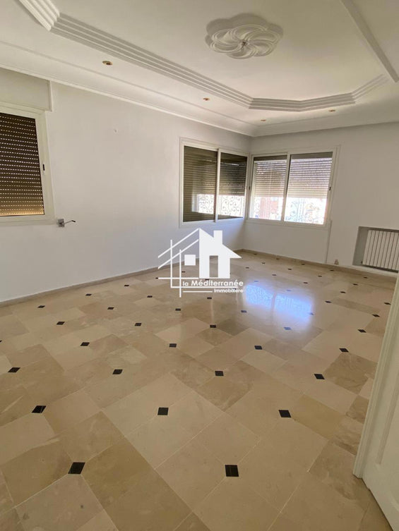 a louer étage de villa s3 au Bayrem tounsi