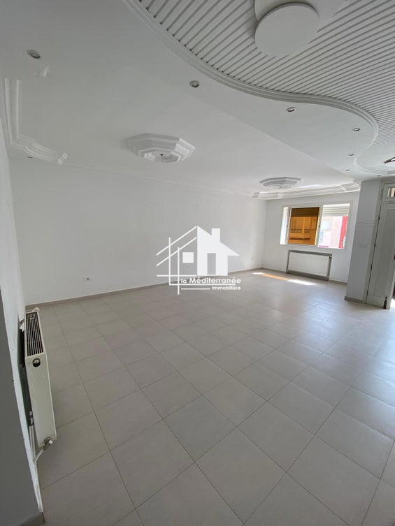 A louer étage de villa S+3 à Ksar Said 2
