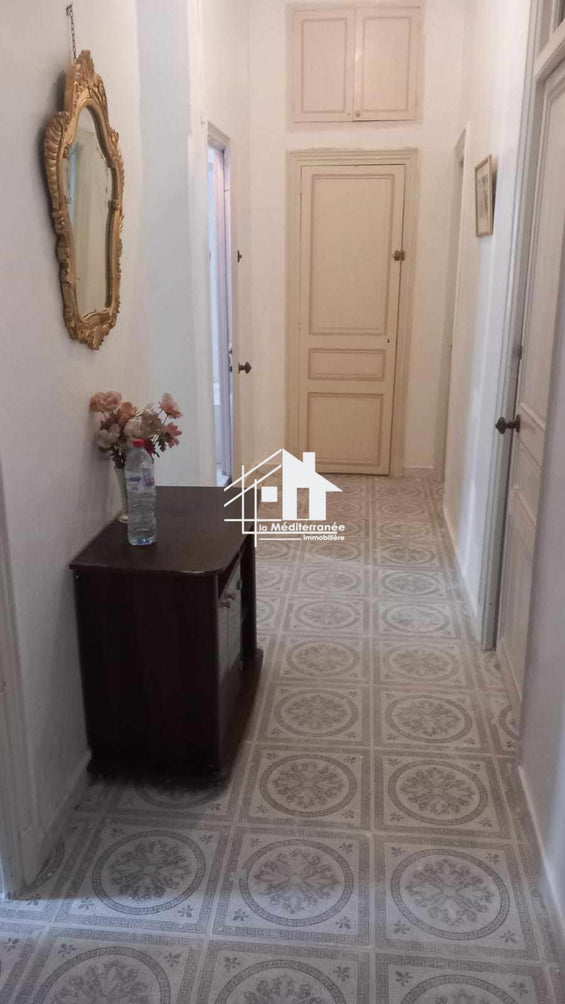 A vendre appartement S+2 au centre ville, Tunis