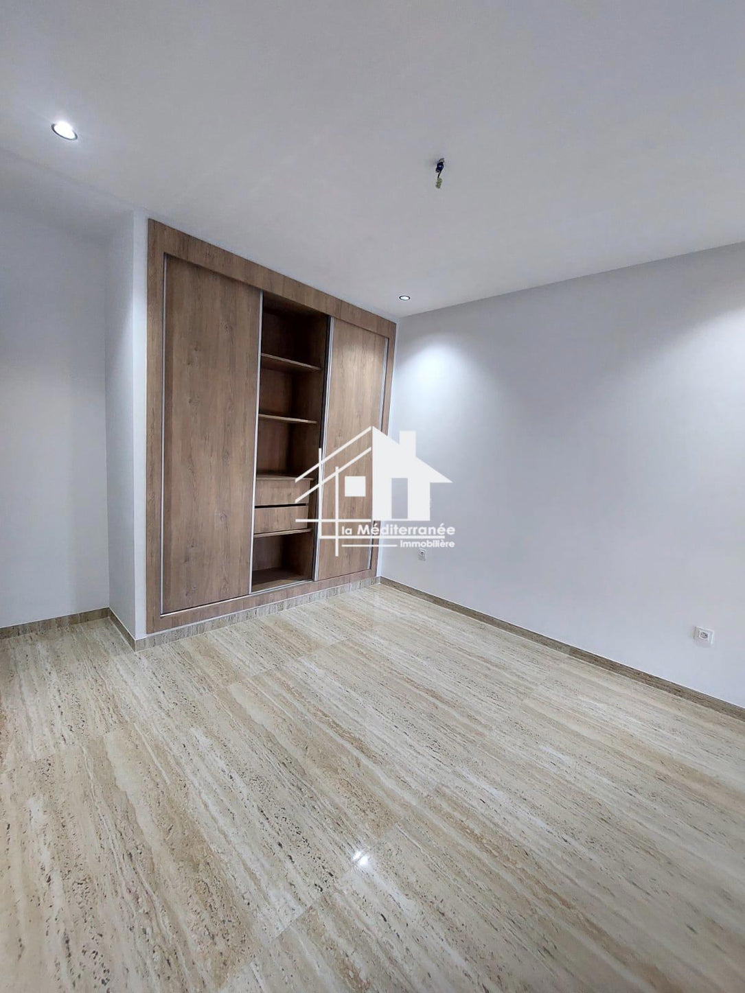 A louer S2 jamais habité à la soukra