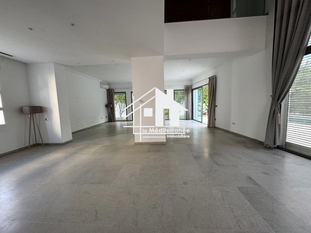 Une magnifique villa S+5 avec piscine au Lac 2