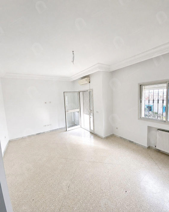 A vendre appartement s+2 Rdc au Bardo