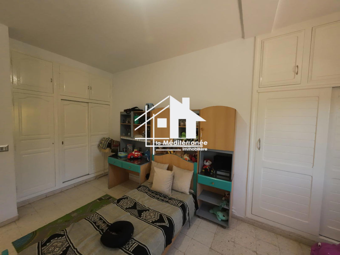 A louer étage de villa S+3  à Khaznadar